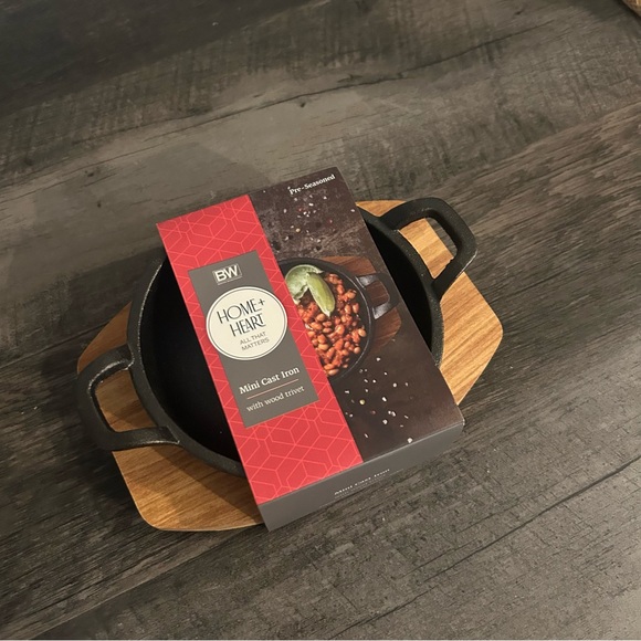 Hobby Lobby Other - BW Home + Heart Mini Cast Iron Skillet with Wood Trivet Pre-seasoned